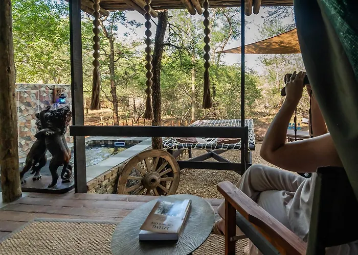Grace Of Africa, Couples 5 Star Nature Lodge